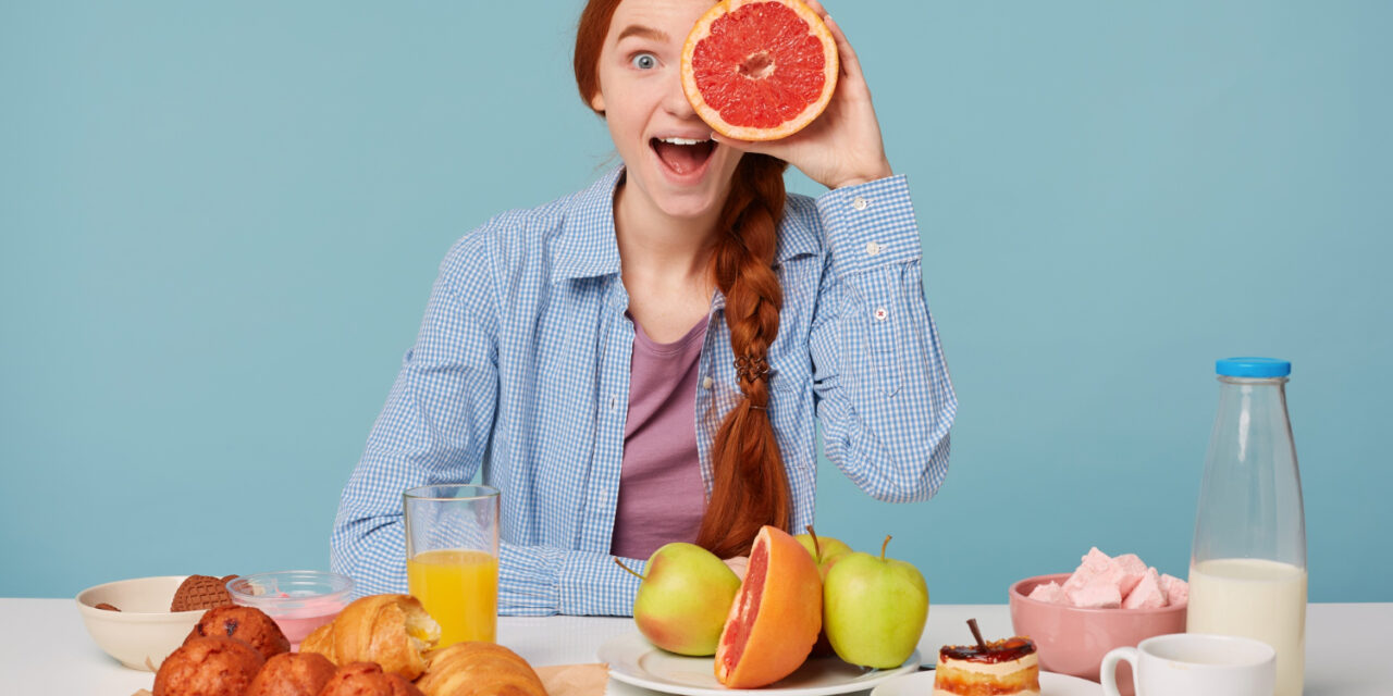 https://fitvizite.com/wp-content/uploads/2021/04/beautiful-red-haired-woman-with-healthy-food-1280x640.jpg